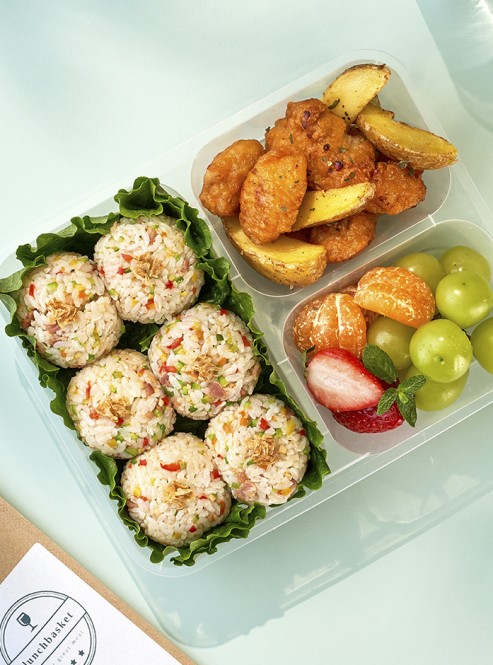 볶음주먹밥 & 치킨볼 & 과일 도시락